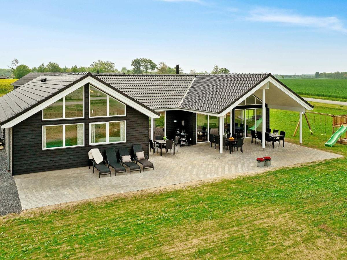 18 Person Holiday Home In Bogense Exterior foto